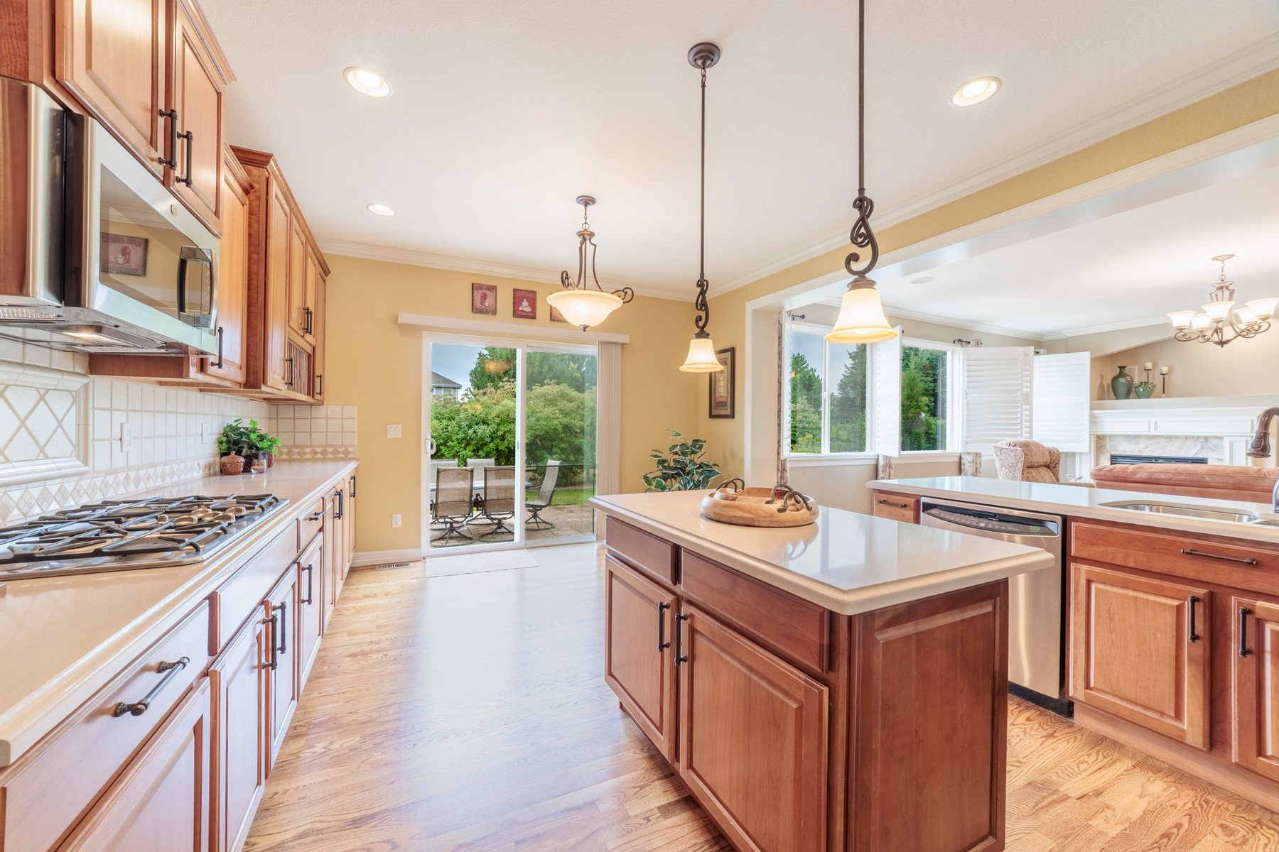 Kitchen and breakfast area at 11806 N Beasly Rd