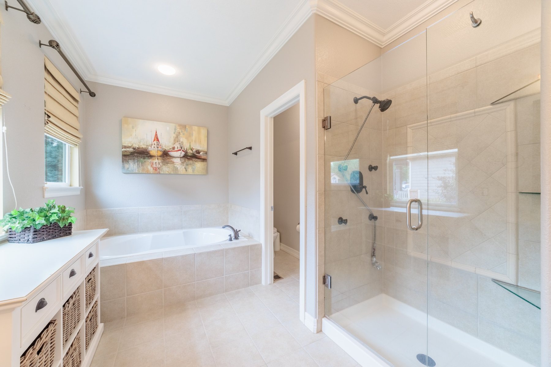Soaking tub and spa shower at 11806 N Beasly Rd