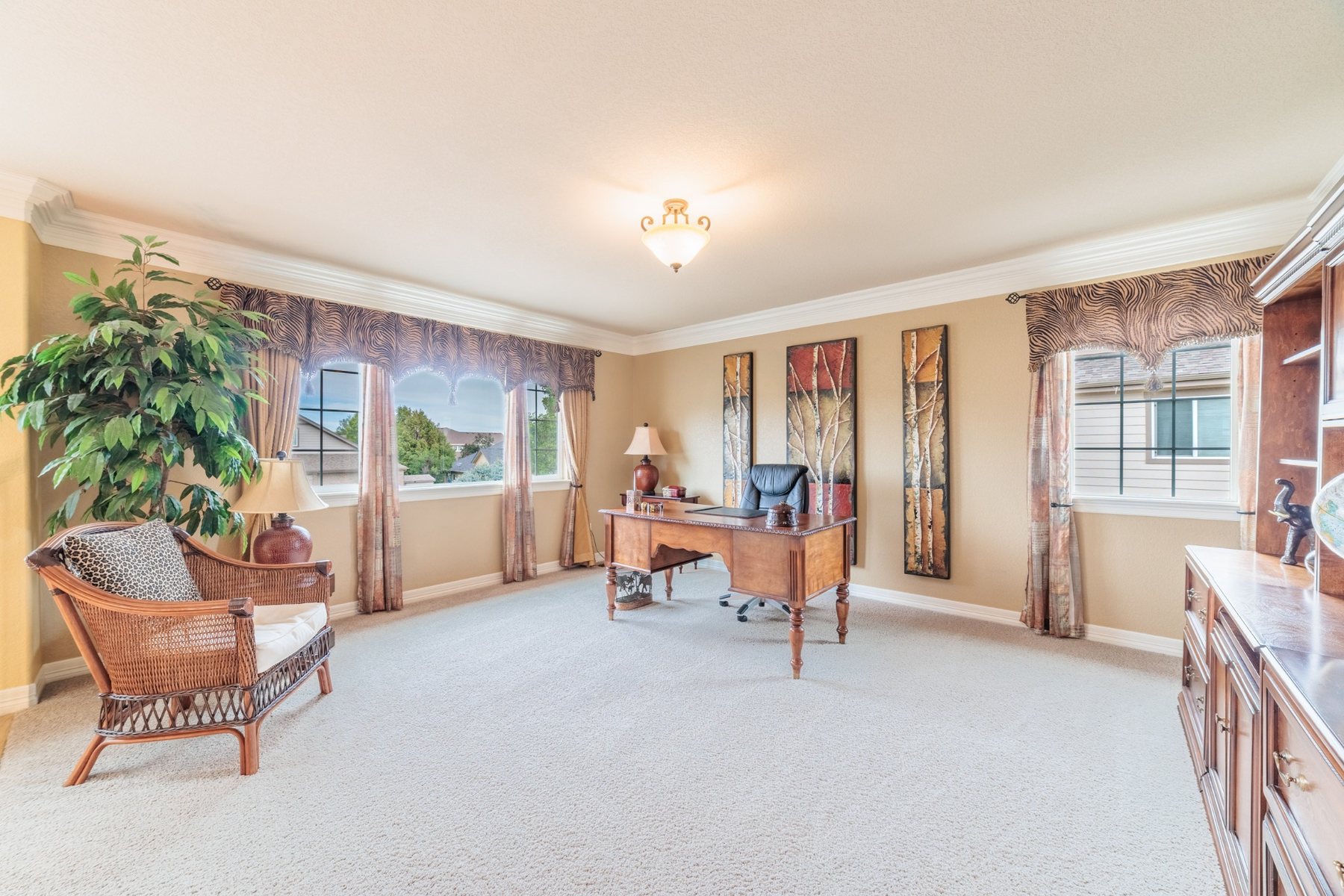 Loft and office area at 11806 N Beasly Rd
