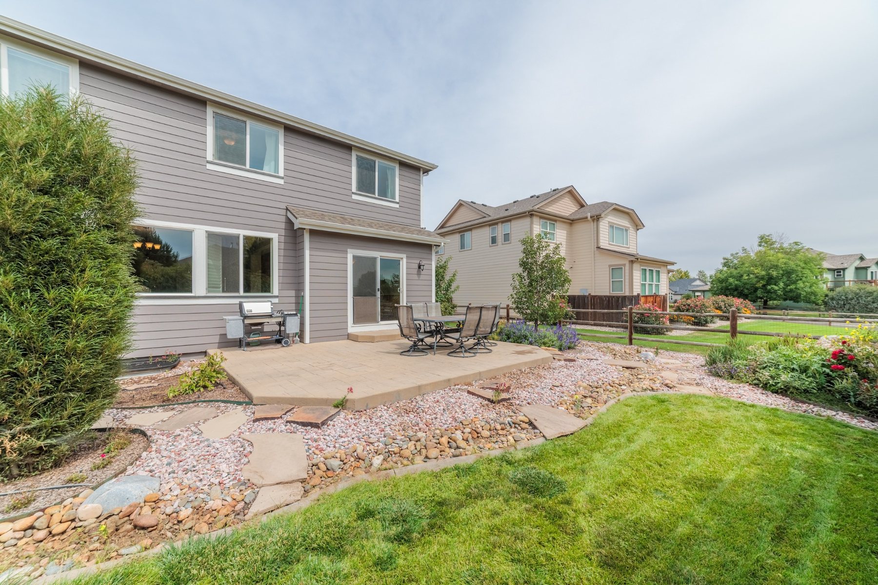 Backyard and patio at 11806 N Beasly Rd